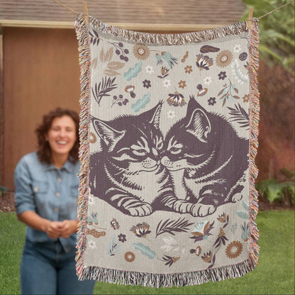 Snuggling Kitties – Cozy Cat Lovers | Woven Blanket
