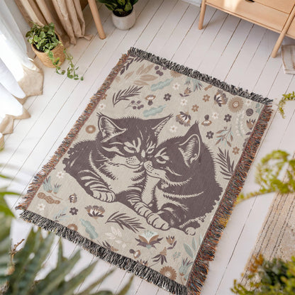 Snuggling Kitties – Cozy Cat Lovers | Woven Blanket